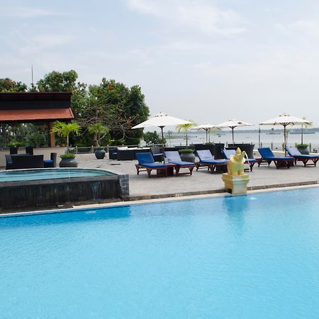 Hotel Cambodiana Phnom Penh Esterno foto