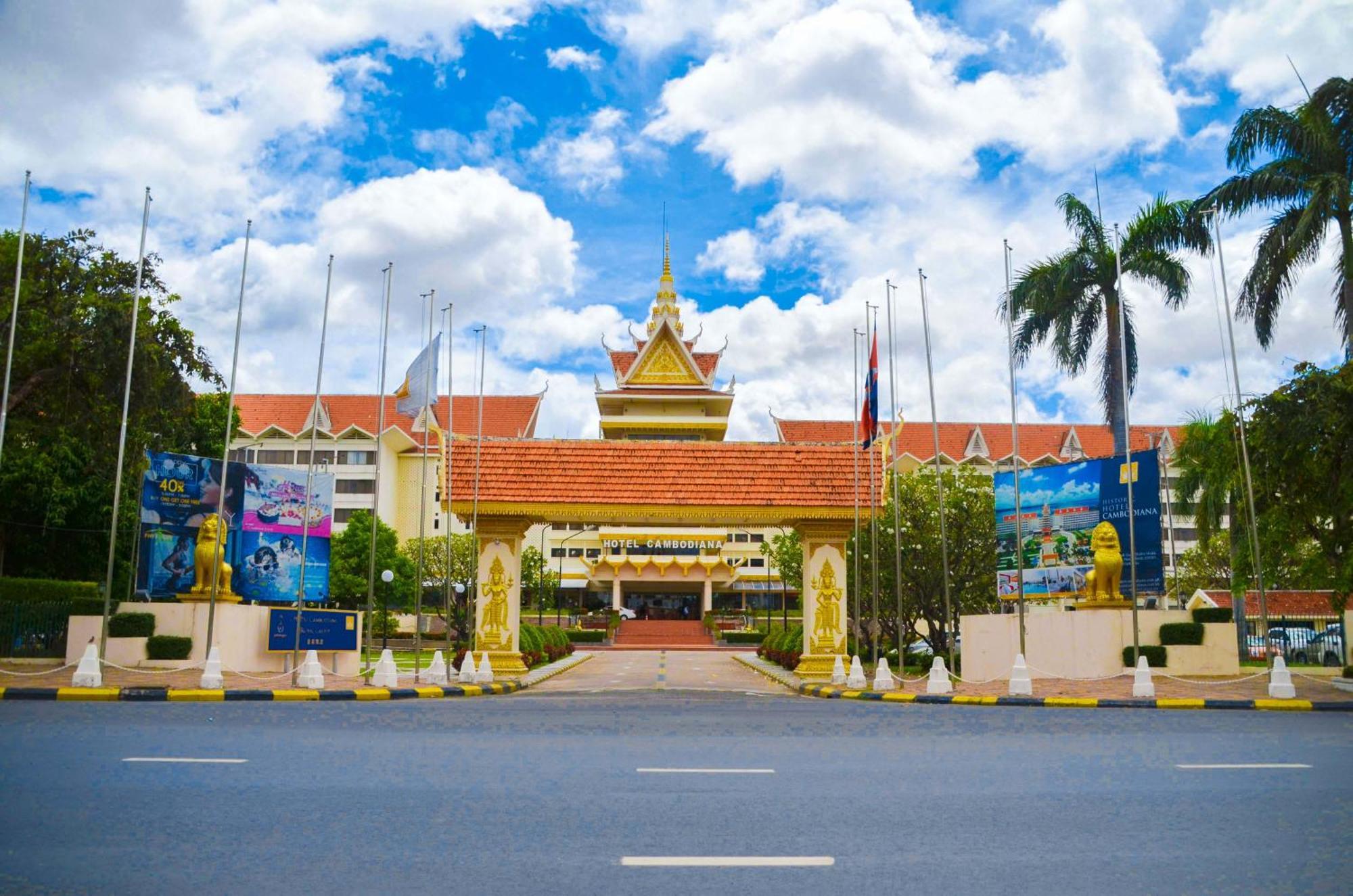 Hotel Cambodiana Phnom Penh Esterno foto