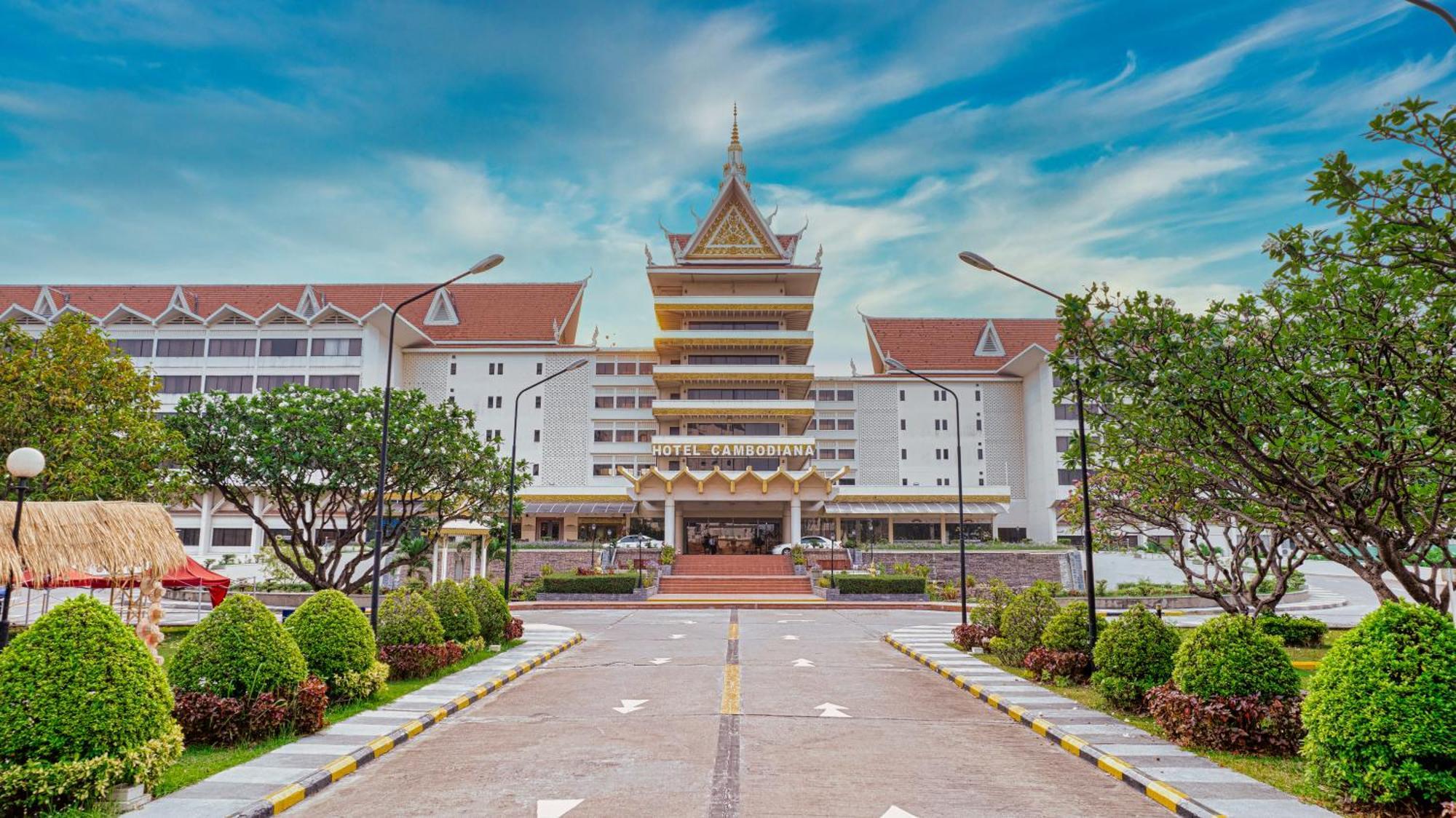 Hotel Cambodiana Phnom Penh Esterno foto