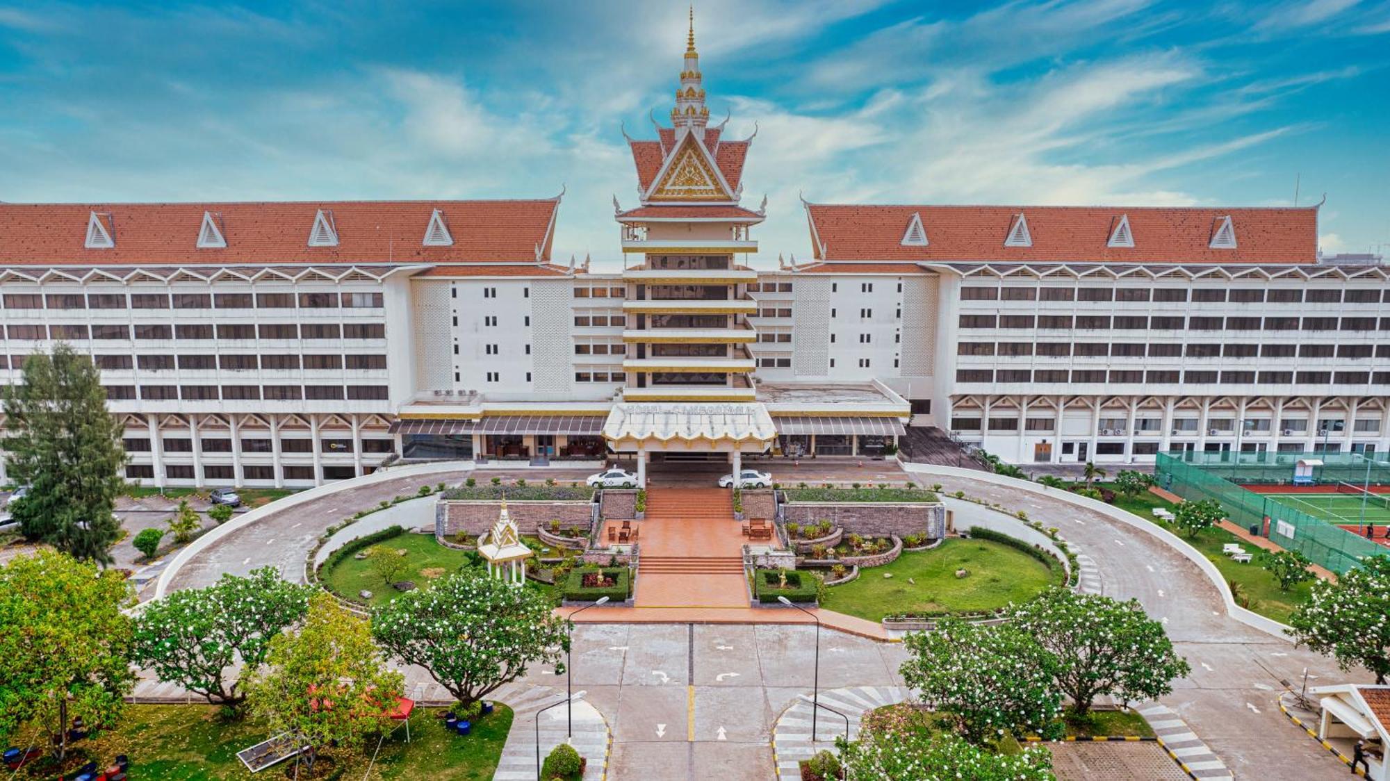 Hotel Cambodiana Phnom Penh Esterno foto