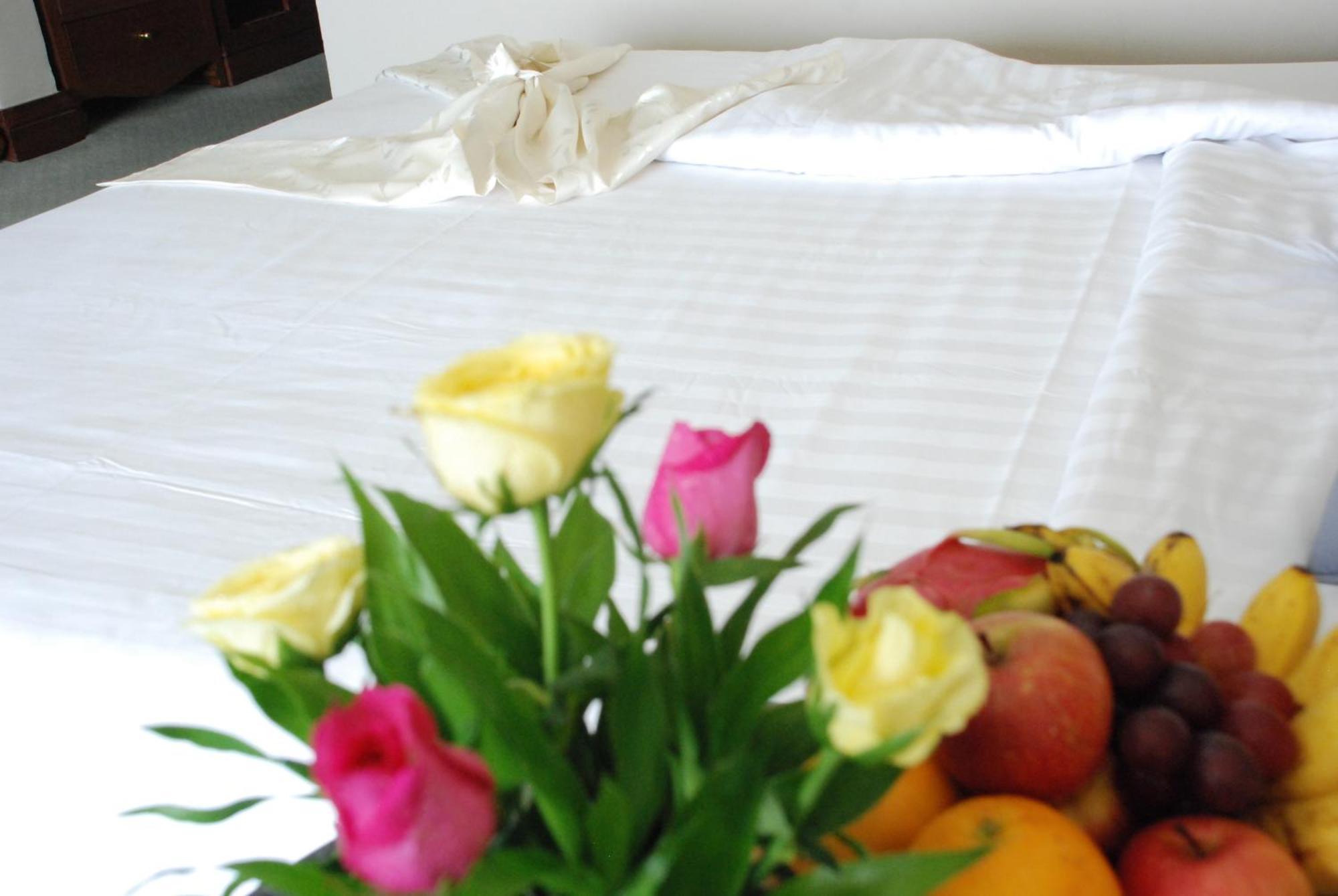 Hotel Cambodiana Phnom Penh Esterno foto