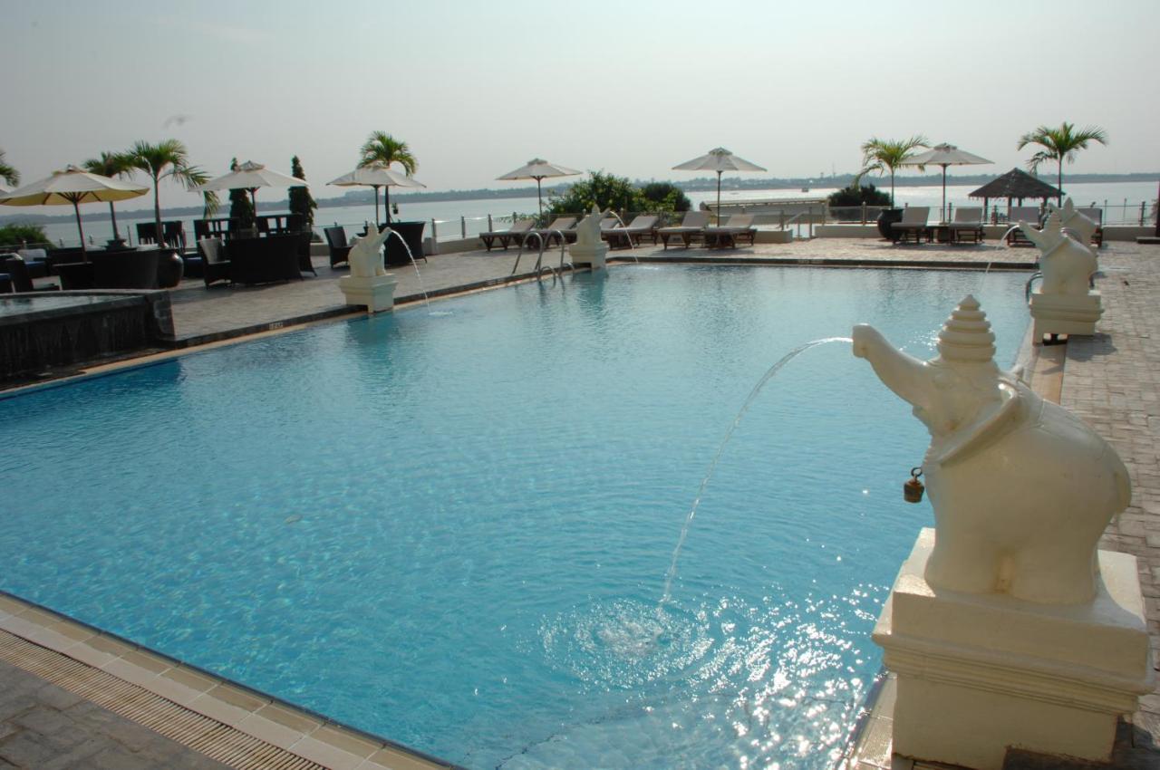 Hotel Cambodiana Phnom Penh Esterno foto