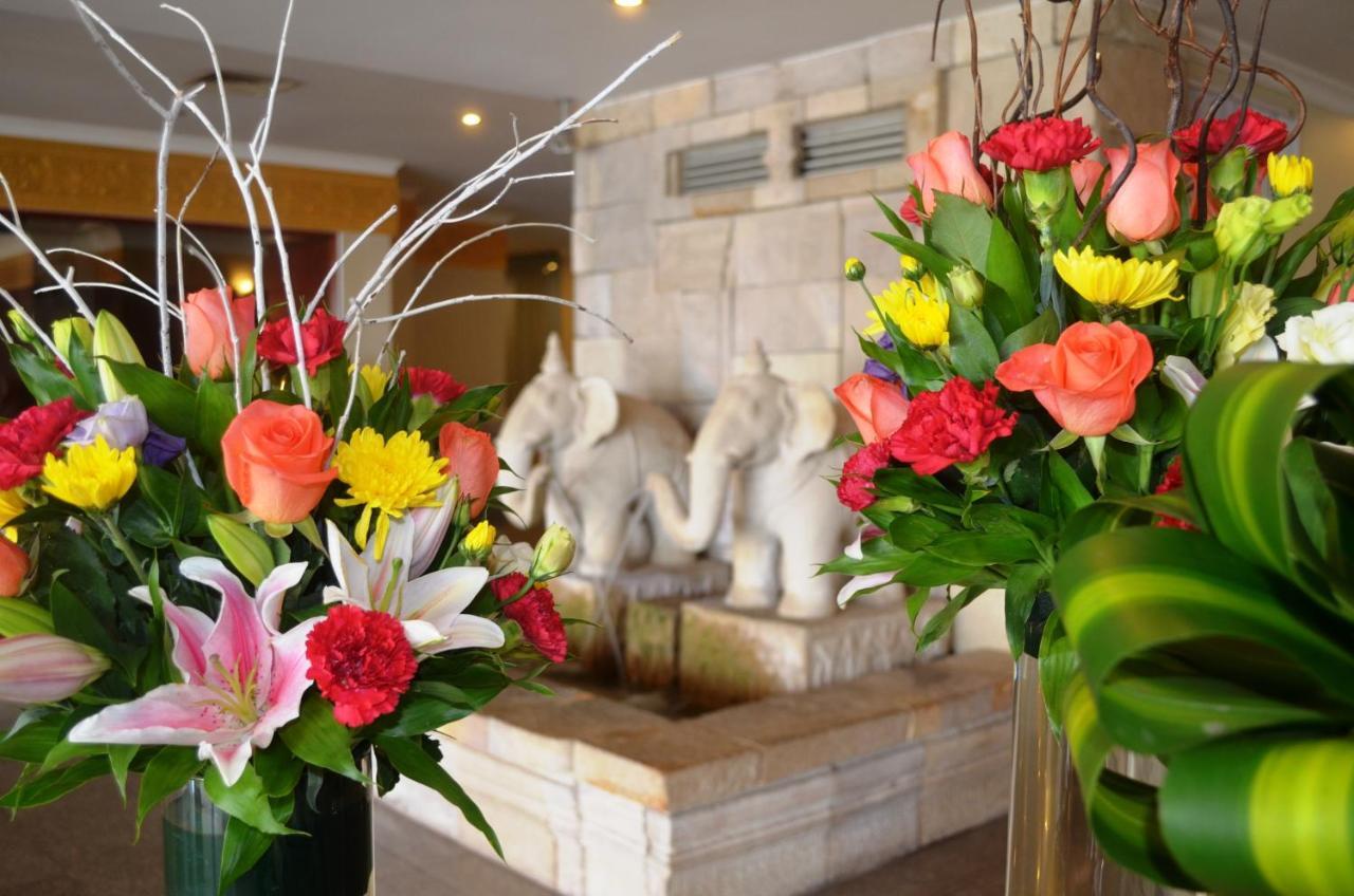 Hotel Cambodiana Phnom Penh Esterno foto